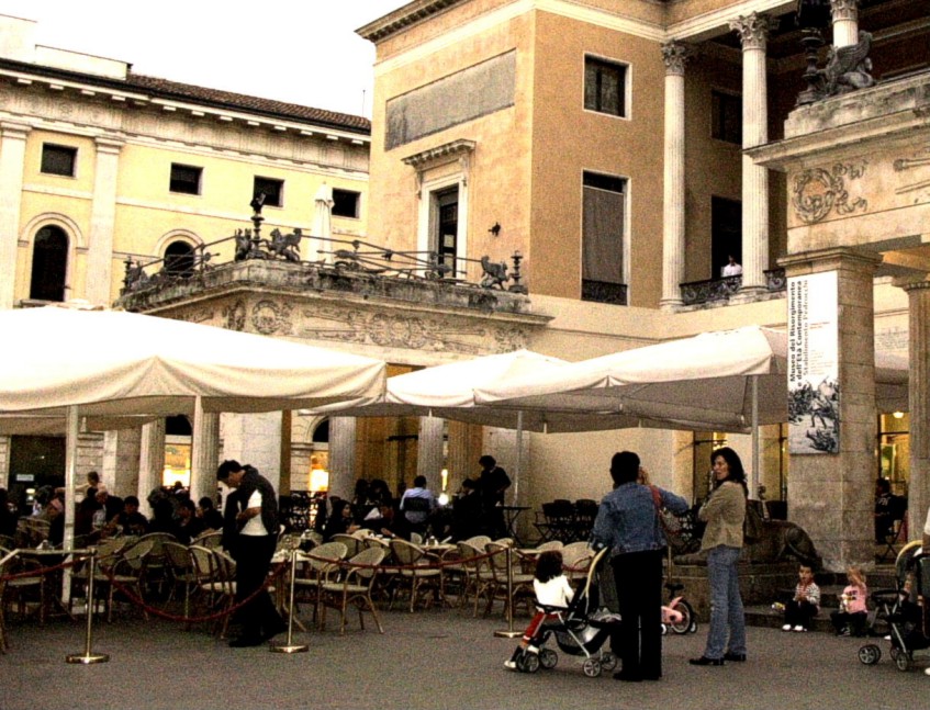 Arredare lesterno del bar o del ristorante: come creare un dehor ... Arredare un ristorante